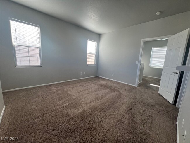 Building Photo - 10471 Meadow Village St