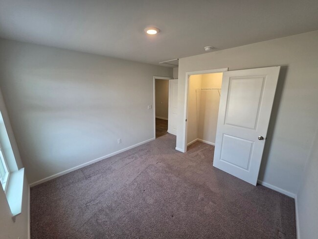 Building Photo - 3 BR 2 BA in Towne Pointe