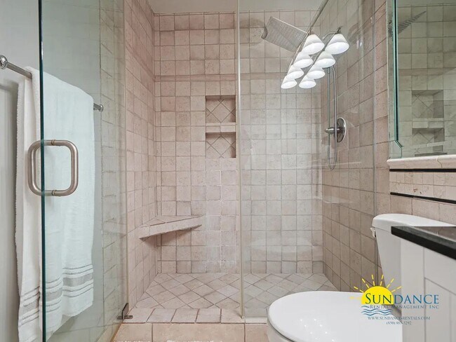 Building Photo - Furnished Optional 2 Bedroom Home, Holiday Isle Waterfront Condo!