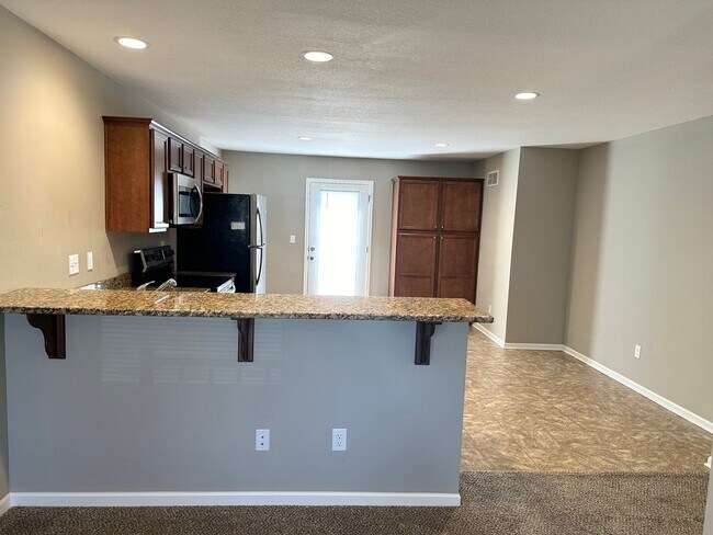 Building Photo - 2 Bed | 2 Bath | 1 Car Attached Villa with Unfinished Basement