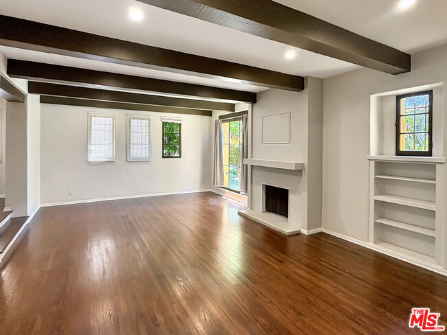 Building Photo - 170 N Orange Dr