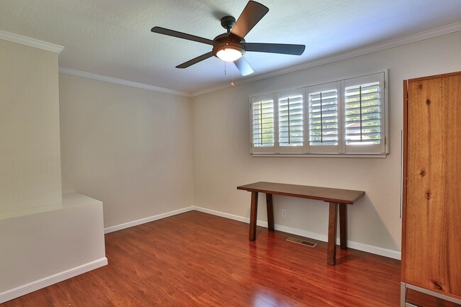 Building Photo - SAN JOSE -  Fully Furnished Ranch Style 4 ...