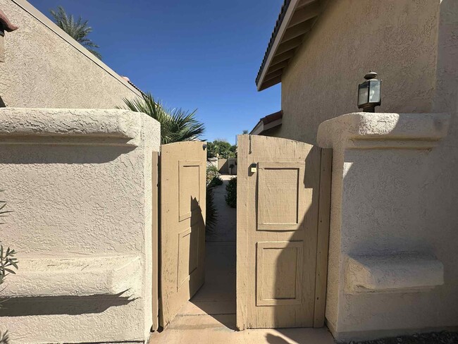 Building Photo - 4 Hermosillo Ln