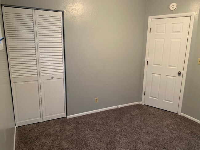 Building Photo - 3 Bedroom, 1 bath recently remodeled beautiful home in Woodland Park!
