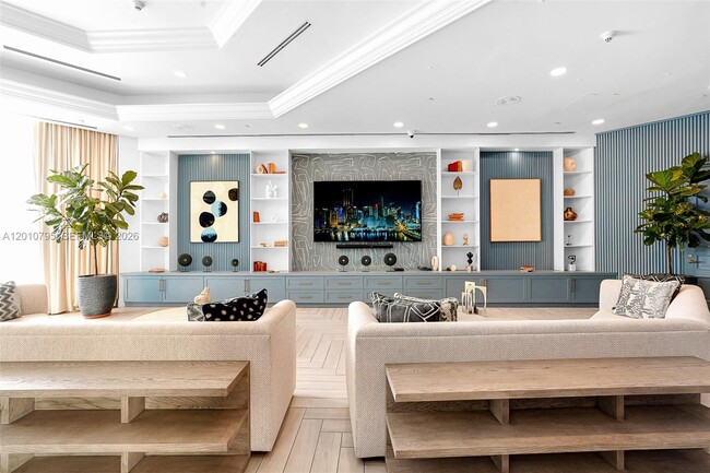 Building Photo - 16051 Collins Ave