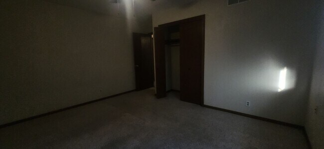 Building Photo - Miller Duplexes 15th