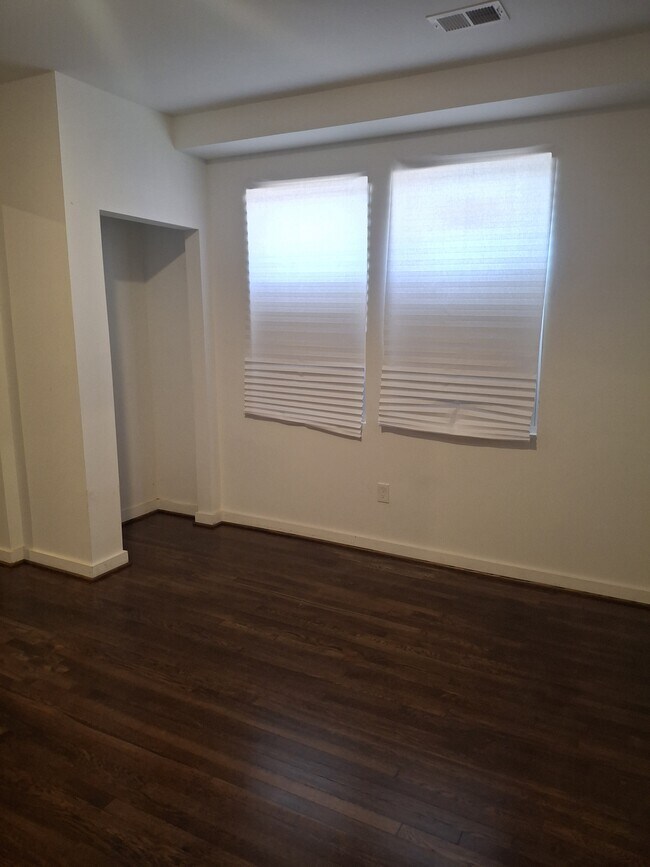 Building Photo - 1220 Alabama Ave SW