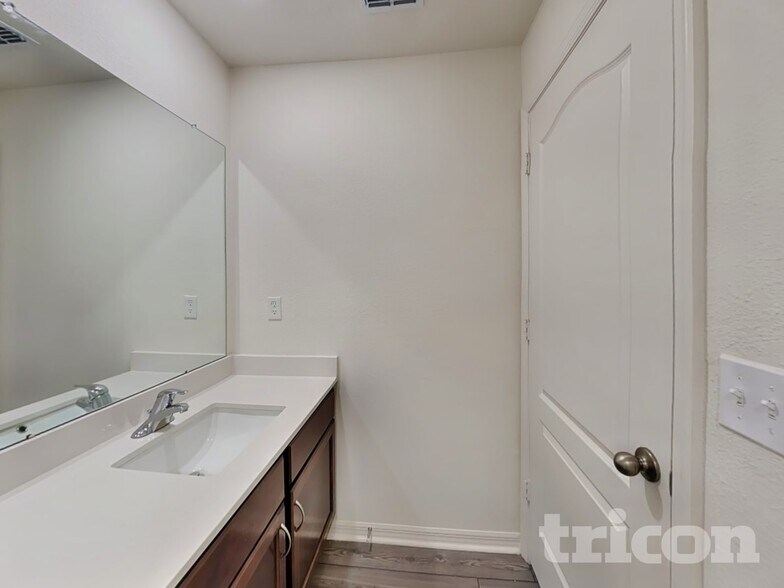 Building Photo - 443 Underwood Trl