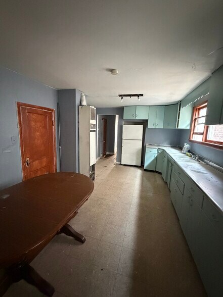 Building Photo - 2153 W 18th St