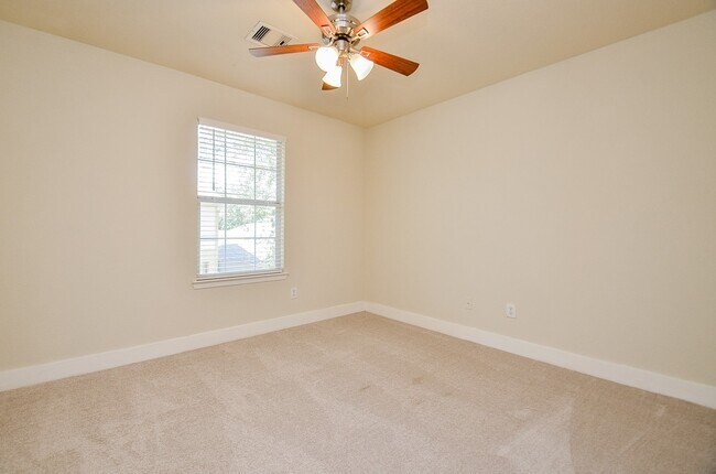 Building Photo - 3935 Federal Ln