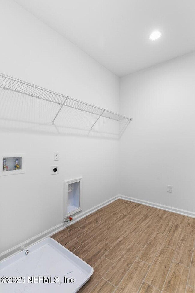 Building Photo - 469 Marquesa Cir