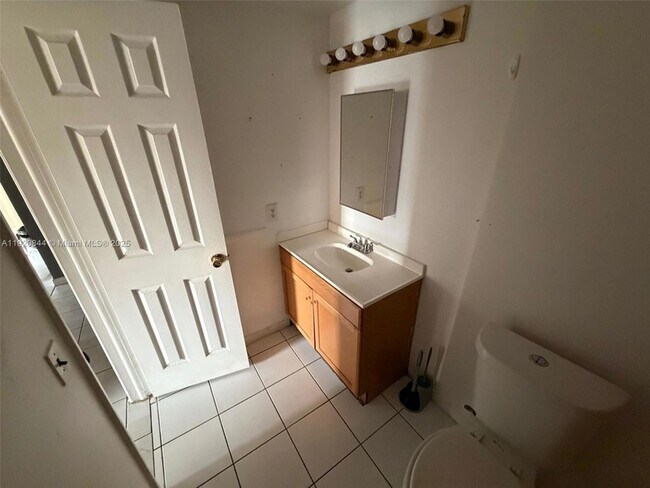 Building Photo - 3710 NW 21st St