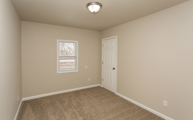 Building Photo - Beautiful 3 Bedroom 1 Bath Home - Pyramid ...