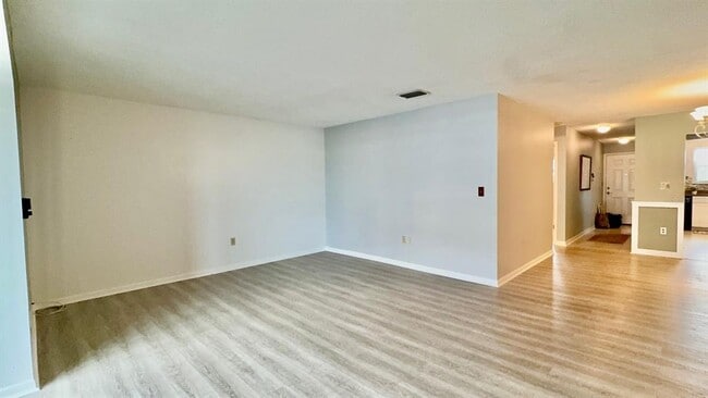 Building Photo - 3128 59th St S