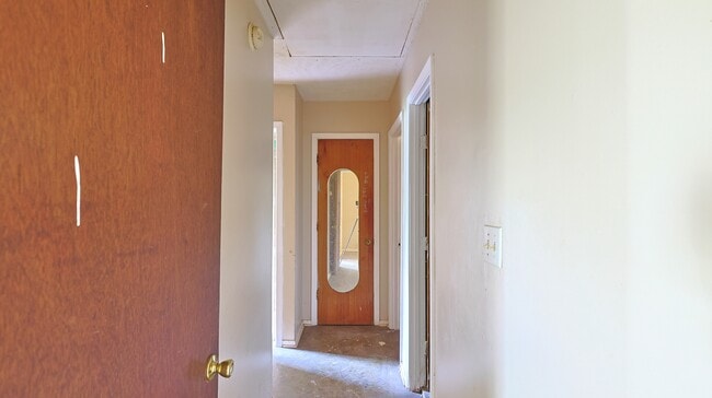 Building Photo - 6605 George Washington Dr