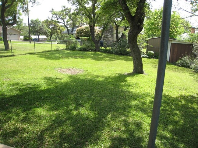 Building Photo - 1129 Nancy Beth Dr