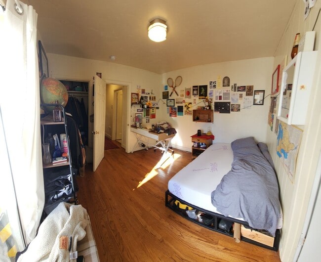 Building Photo - 7 Bedroom 3 bath home close to POLY!!!!