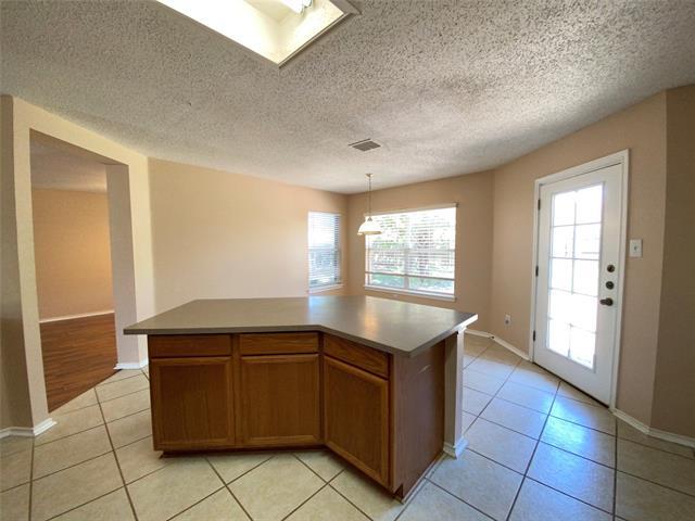 Building Photo - 313 Willow Oak Dr