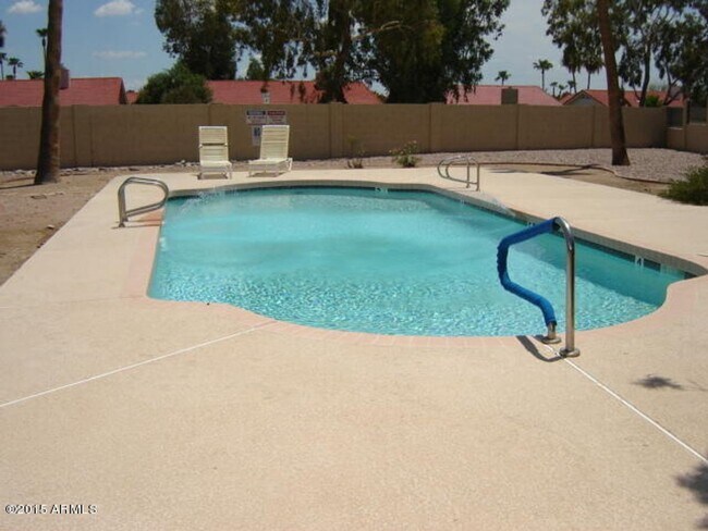 Building Photo - Coming Soon! Scottsdale Home 3/2 Bed/Bath - Available Now!