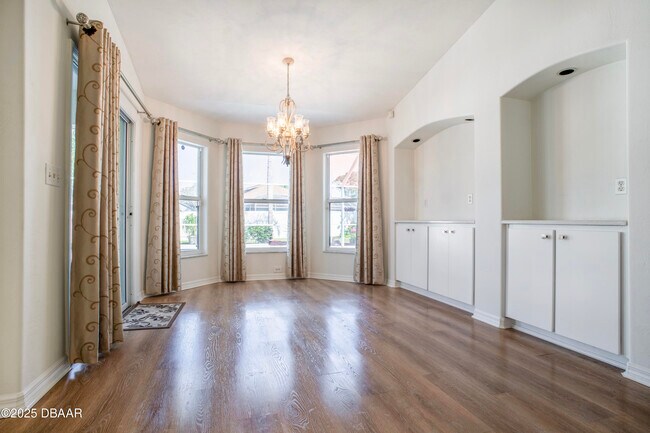 Building Photo - 6115 Sabal Point Cir