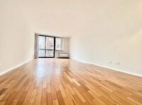 Building Photo - 270-10 Grand Central Pkwy