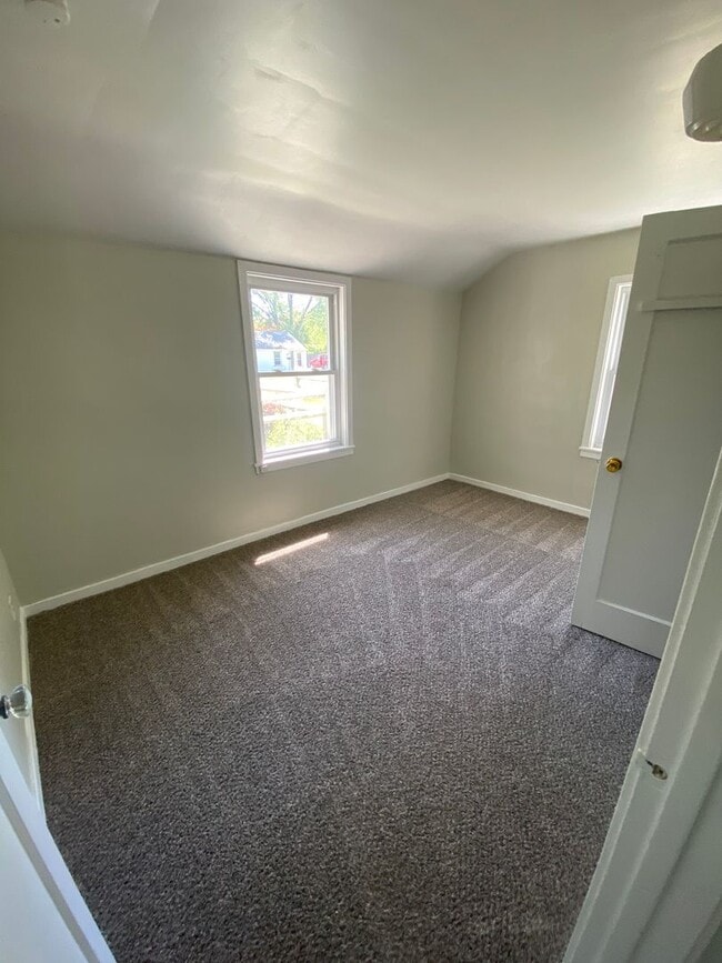 Building Photo - Great 2 Bed home