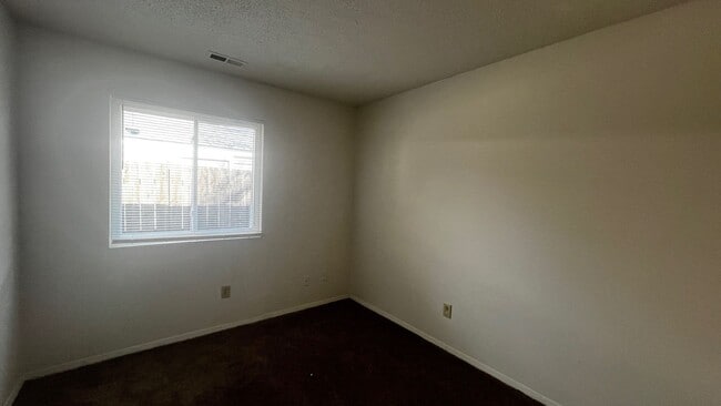 Building Photo - Peachtree