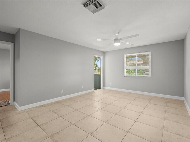 Building Photo - 230 Thorntree Pl