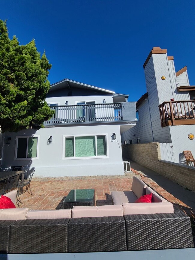 Building Photo - Newly remodeled and fully "furnished" 1 be...