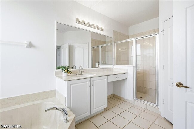 Building Photo - 7070 Venice Way