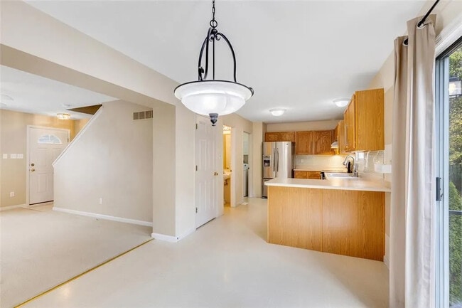 Building Photo - 533 Donna Marie Dr