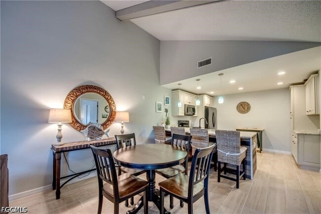 Building Photo - 6337 Royal Woods Dr