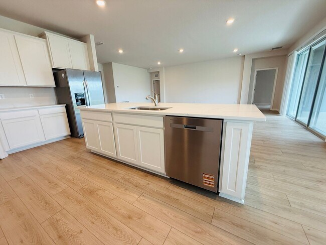 Building Photo - New built 4 bedroom 3 bath 3 car garage in Coddington Subdivision