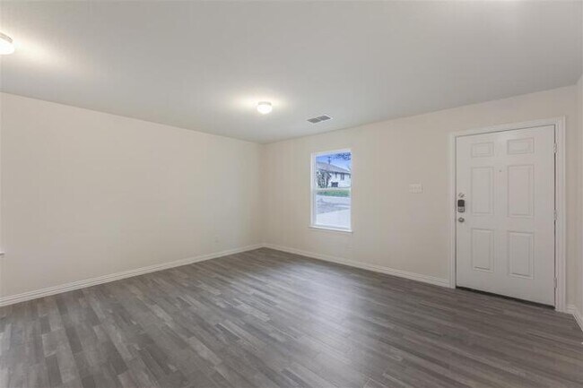 Building Photo - 218 Willowbrook Ave