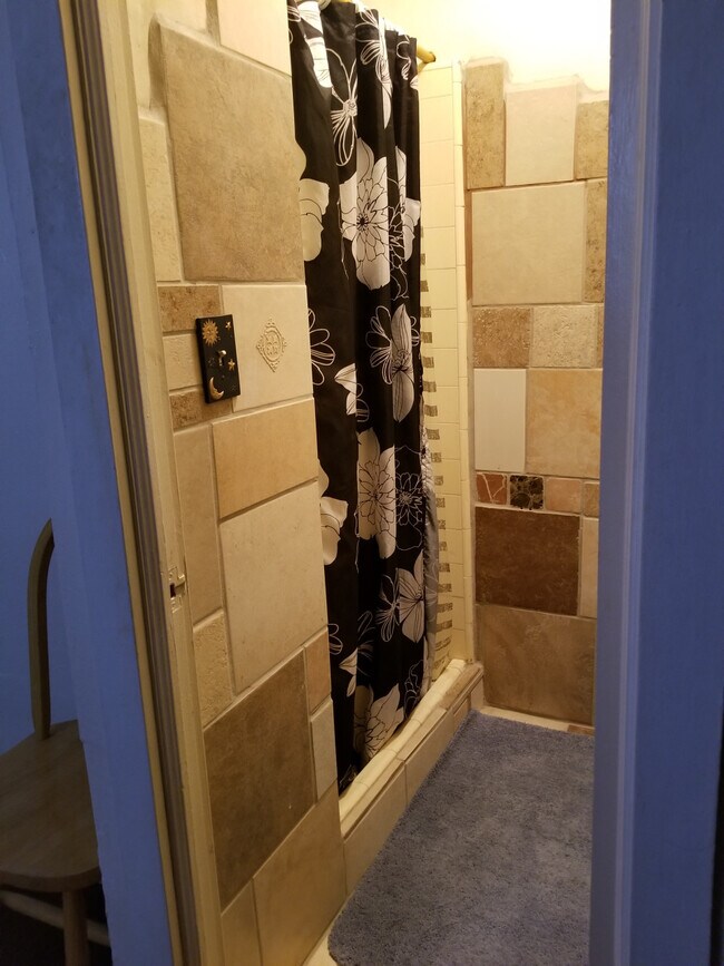 Building Photo - 5th Street Apartments - Basin