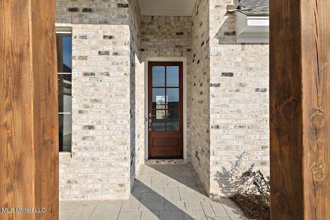 Building Photo - 464 Aurora Cir