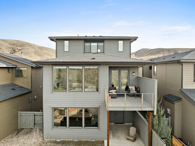 Building Photo - 6777 E Warm Springs Ave