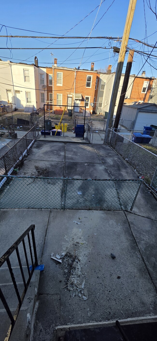 Building Photo - 2826 Mayfield Ave