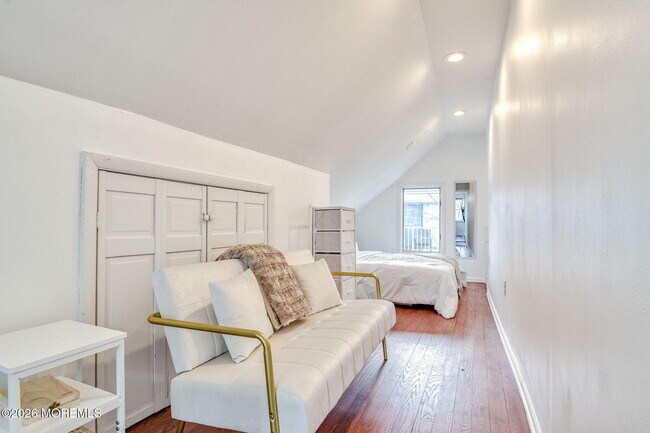 Building Photo - 132 Heck Ave