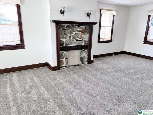 Building Photo - 3450 W Columbia St