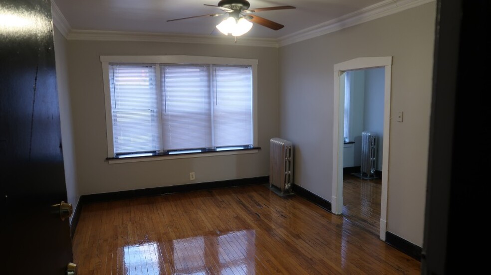 Building Photo - 4354 N Elston Ave