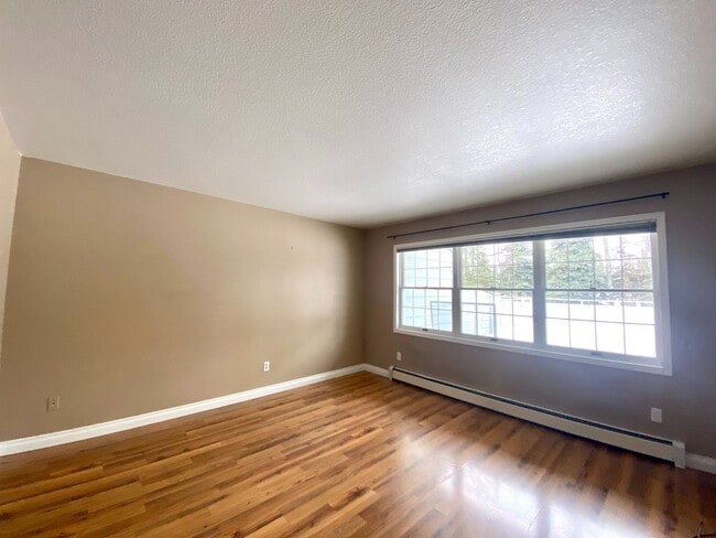 Building Photo - LONGTERM KENAI TOWNHOME