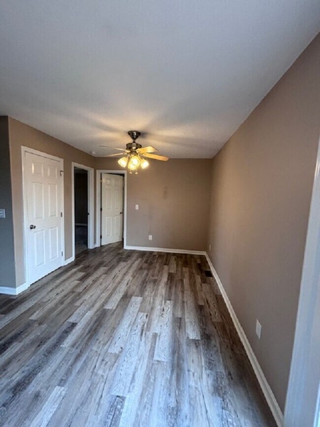 Building Photo - 156 Madison Rae Blvd