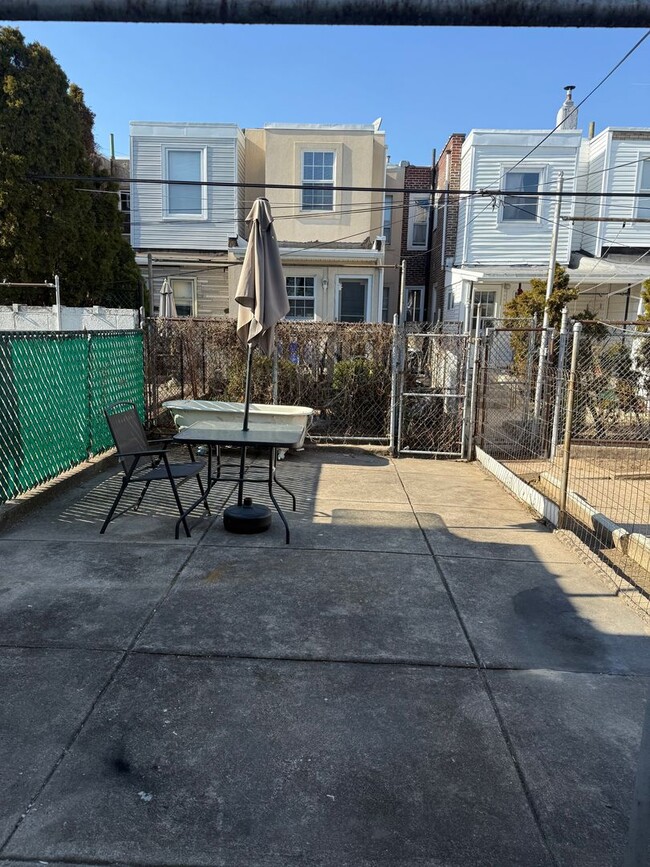 Building Photo - Charming 3-Bedroom Home in Port Richmond A...