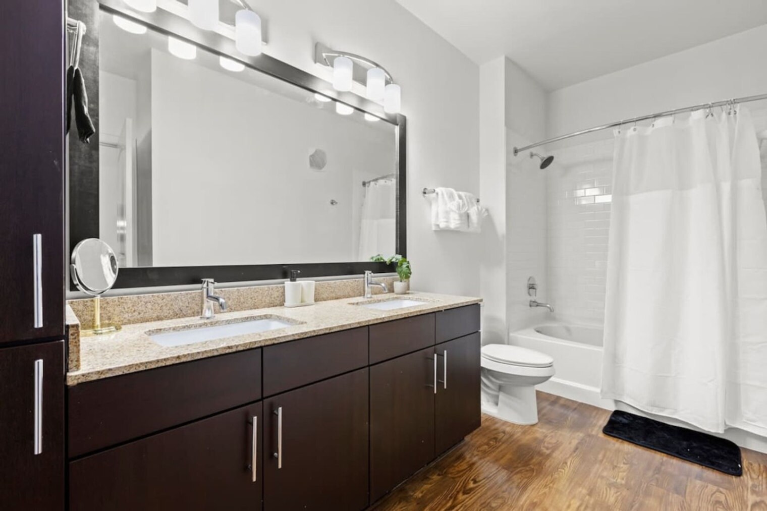 Building Photo - 5250 Town and Country Blvd