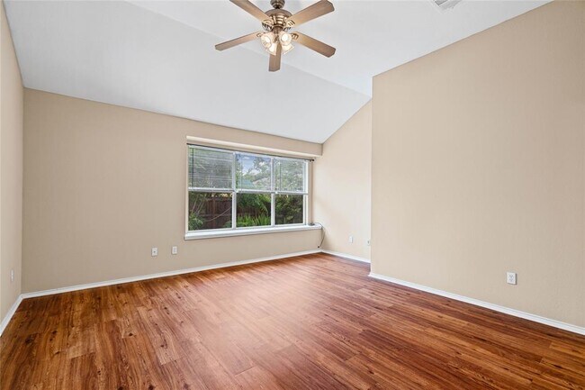 Building Photo - 716 Meadow View Dr