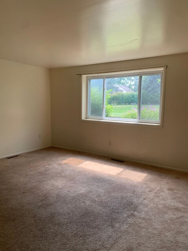 Building Photo - 1926 3 Waddle Rd