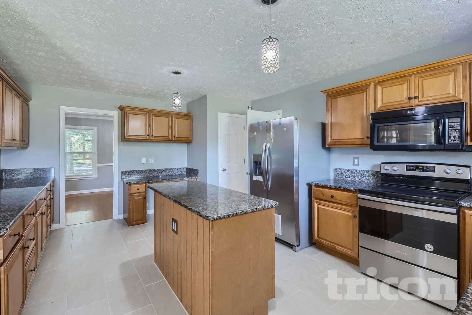 Building Photo - 130 Southwood Ct