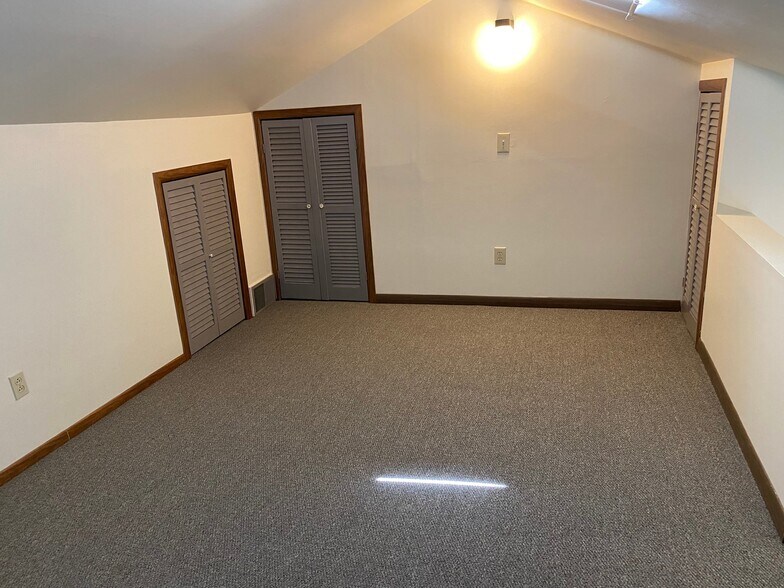 Building Photo - 229 Pawling Ave