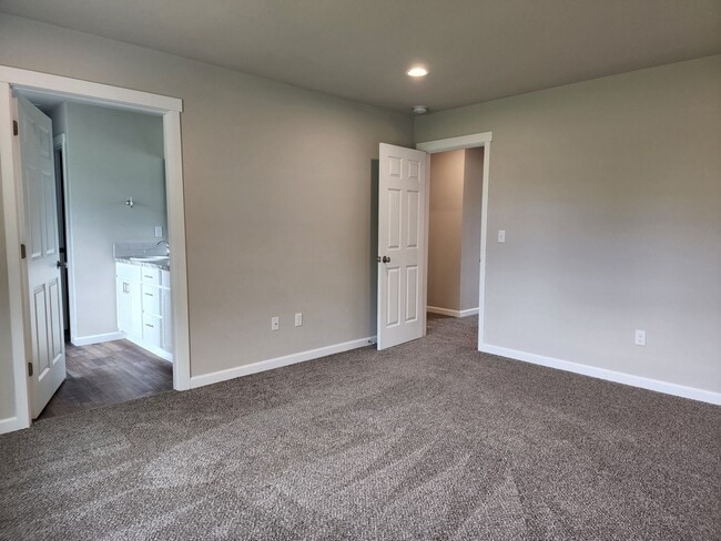 Building Photo - Yelm Creek Estates, 4 Bedroom, 2.5 Bathroo...